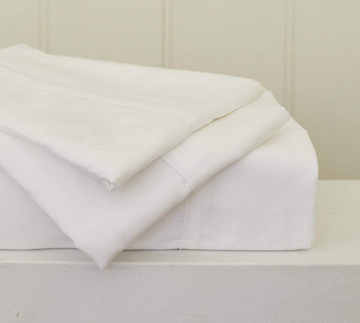 Experience what truly restful sleep feels like on our Premium Bamboo Cotton Sheet Set. Featuring premium quality threads, our bamboo cotton sheets’ superior bamboo cotton yarn provides a lovely light weight and breathable experience along with an indulgent buttery softness delivering the pinnacle of luxury