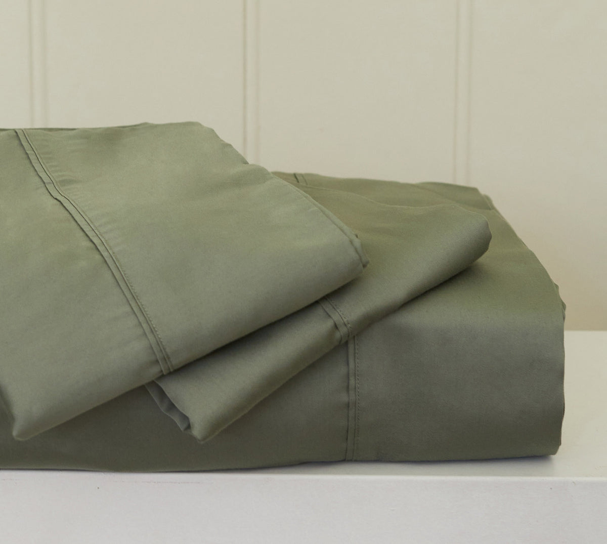 Experience what truly restful sleep feels like on our Premium Bamboo Cotton Sheet Set. Featuring premium quality threads, our bamboo cotton sheets’ superior bamboo cotton yarn provides a lovely light weight and breathable experience along with an indulgent buttery softness delivering the pinnacle of luxury