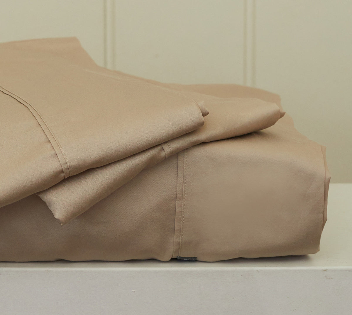 Experience what truly restful sleep feels like on our Premium Bamboo Cotton Sheet Set. Featuring premium quality threads, our bamboo cotton sheets’ superior bamboo cotton yarn provides a lovely light weight and breathable experience along with an indulgent buttery softness delivering the pinnacle of luxury